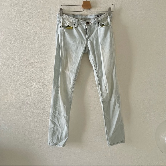 BLANK NYC Light Wash low Rise Skinny - Picture 1 of 4